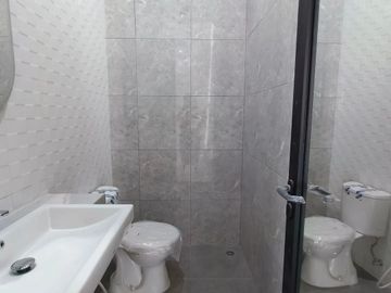 Dijual Rumah Manyar Jaya Mewah New 2 Lantai Dekat Nginden Klampis SHM
