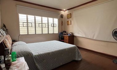 Unleash the Potential: Expansive 2-Storey House and Lot in Brgy New Zaniga, Mandaluyong | Main House + 2 Apartments + Commercial Space | Ideal Investm