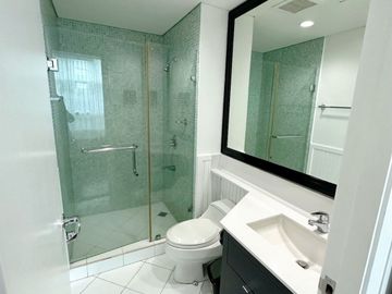 Manansala Tower | Special One bedroom 1BR Unit for Sale in Manansala Tower - Rockwell, Makati City!