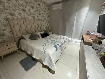 Apartamento de 3 habitaciónes con baño! Sector residencial Alto Prado!