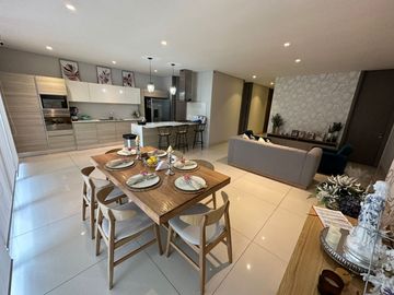 Apartamento de 3 habitaciónes con baño! Sector residencial Alto Prado!