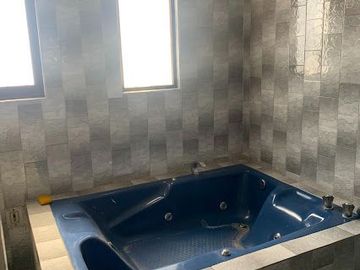 LOMAS DE VALLE DORADO CASA PARA DEMOLER EN VENTA