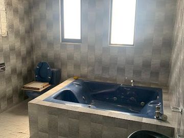 LOMAS DE VALLE DORADO CASA PARA DEMOLER EN VENTA
