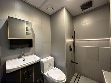 1 BR UNIT AT CITYLAND 8 CONDOMINIUM, MAKATI CITY