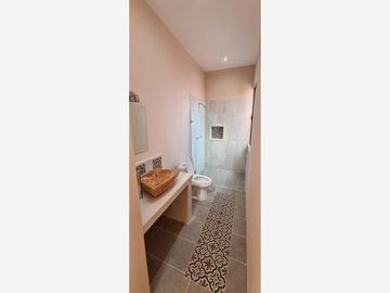 CASA COLONIAL EN ESQUINA REMODELADA EN EL CENTRO DE MÉRIDA, YUCATÁN