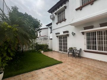 Casa en Venta en La Urb. Terranostra - Via La Costa