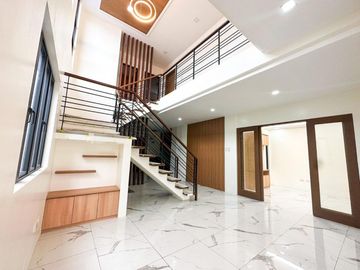 149sqm House and lot For sale (Ready For Occupancy) with 6 Bedrooms 2 Garage in Greenwoods Pasig City (PH2831)