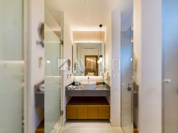 Casa Remodelada con Muelle en Venta, Isla Dorada Residencial, Cancún Quintana Roo.