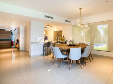 Casa Remodelada con Muelle en Venta, Isla Dorada Residencial, Cancún Quintana Roo.