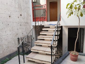 Excelente Casa Ubicada En El Centro De La Ciudad