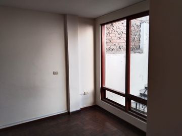 Excelente Casa Ubicada En El Centro De La Ciudad