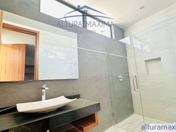Residencia Nueva en Venta Puerta Las Lomas Andares Zapopan