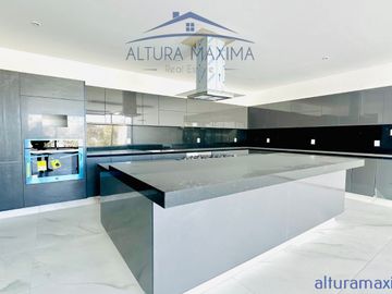 Residencia Nueva en Venta Puerta Las Lomas Andares Zapopan