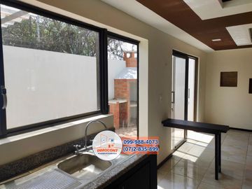 Hermosa casa por estrenar en condominio, Sector Molinopamba Alto C1266