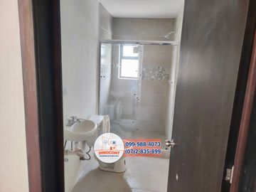 Hermosa casa por estrenar en condominio, Sector Molinopamba Alto C1266