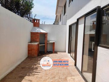Hermosa casa por estrenar en condominio, Sector Molinopamba Alto C1266