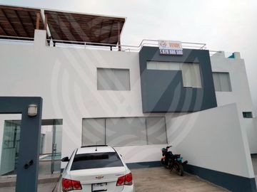 OPORTUNIDAD: SE VENDE 4 CASAS EN UNO CON ÁREAS COMUNES