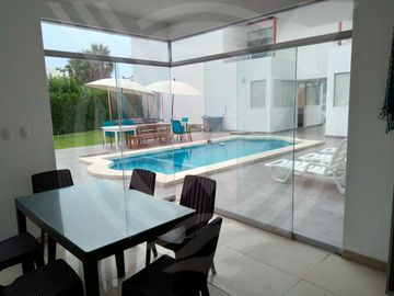 OPORTUNIDAD: SE VENDE 4 CASAS EN UNO CON ÁREAS COMUNES