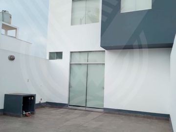 OPORTUNIDAD: SE VENDE 4 CASAS EN UNO CON ÁREAS COMUNES