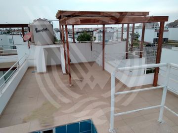 OPORTUNIDAD: SE VENDE 4 CASAS EN UNO CON ÁREAS COMUNES