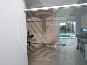 OPORTUNIDAD: SE VENDE 4 CASAS EN UNO CON ÁREAS COMUNES