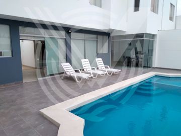 OPORTUNIDAD: SE VENDE 4 CASAS EN UNO CON ÁREAS COMUNES