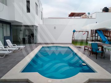 OPORTUNIDAD: SE VENDE 4 CASAS EN UNO CON ÁREAS COMUNES