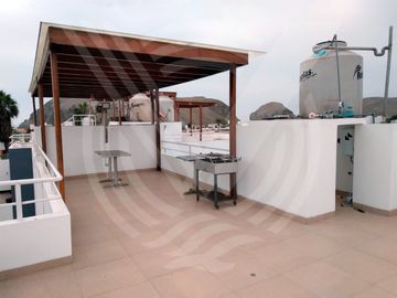 OPORTUNIDAD: SE VENDE 4 CASAS EN UNO CON ÁREAS COMUNES