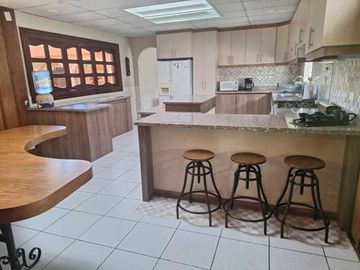Fabulosa casa en venta, sector Machangara.