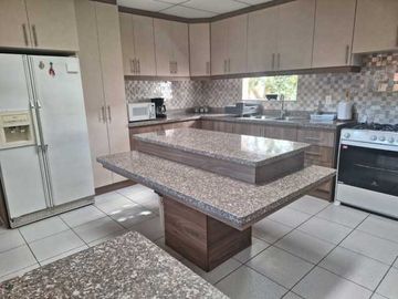 Fabulosa casa en venta, sector Machangara.