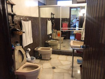 oportunidad VENTA DE CASA ESQUINERA EN SECTOR MUY COMERCIAL
