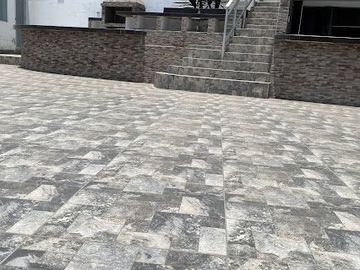 SE VENDE CASA CON PISCINA O LOCAL COMERCIAL
