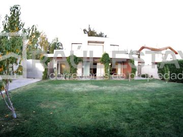 Vendemos hermosa y amplia casa cerca de Auco