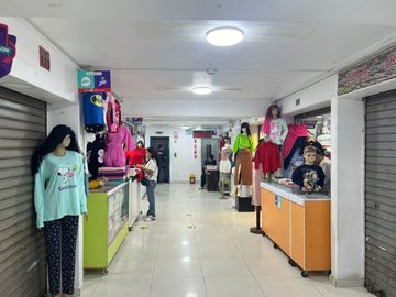 GALERIA CON 36 LOCALES DISPONIBLES EN GAMARRA