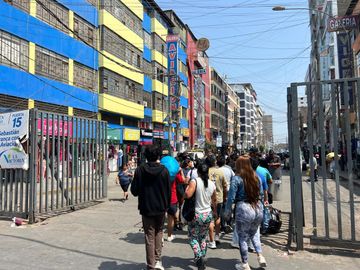 GALERIA CON 36 LOCALES DISPONIBLES EN GAMARRA