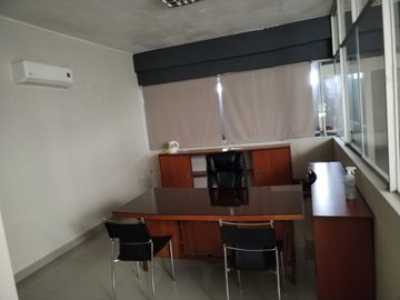 VENTA O ALQUILER DE OFICINAS EN EL CENTRO DE PIURA