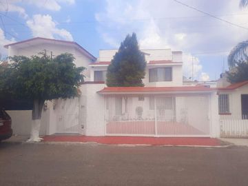 CASA EN VENTA TEJEDA SOBRE CALLE LA MEJOR UBICACION!!!!