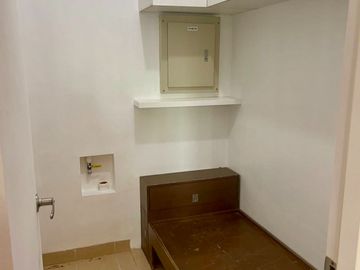 DYU - FOR SALE: 2 Bedroom Unit in The Grove by Rockwell, Pasig City