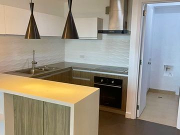 DYU - FOR SALE: 2 Bedroom Unit in The Grove by Rockwell, Pasig City