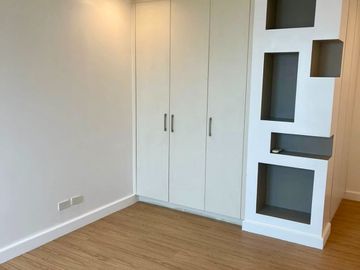 DYU - FOR SALE: 2 Bedroom Unit in The Grove by Rockwell, Pasig City