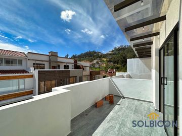 HERMOSA CASA MODERNA EN EL SECTOR DE LOS PUENTES