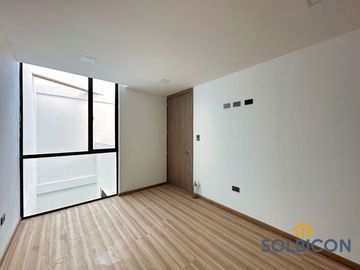 HERMOSA CASA MODERNA EN EL SECTOR DE LOS PUENTES