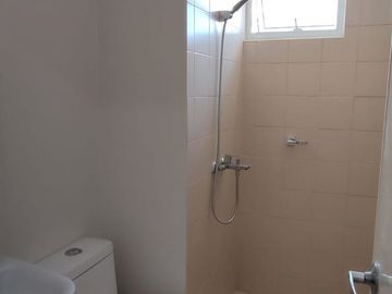 2bedroom condo in manila peninsula agdren near sm manila santa ana manila