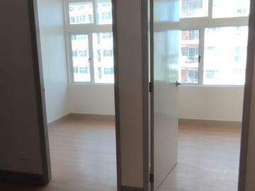 2bedroom condo in manila peninsula agdren near sm manila santa ana manila