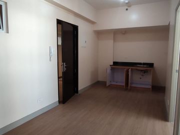 2bedroom condo in manila peninsula agdren near sm manila santa ana manila