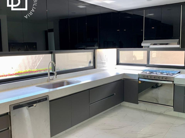 Casa en Loma de Valle Escondido equipada y remodelada con acabados de lujo