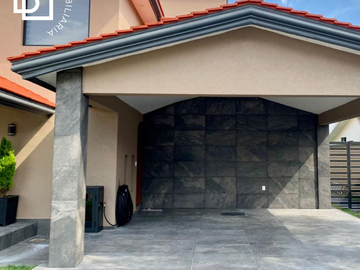 Casa en Loma de Valle Escondido equipada y remodelada con acabados de lujo