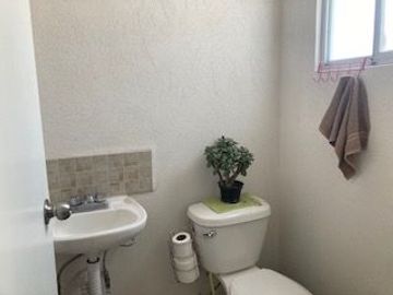 Se vende casa en Centro Bicentenario, Atotonilco de Tula, Hidalgo.