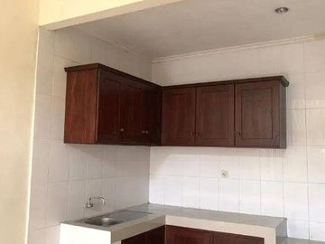 Dijual rumah sudah renovasi depan dan belakang di Cluster Valencia Icon, Puri Surya Jaya