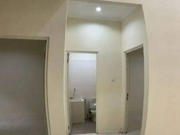 Dijual rumah sudah renovasi depan dan belakang di Cluster Valencia Icon, Puri Surya Jaya